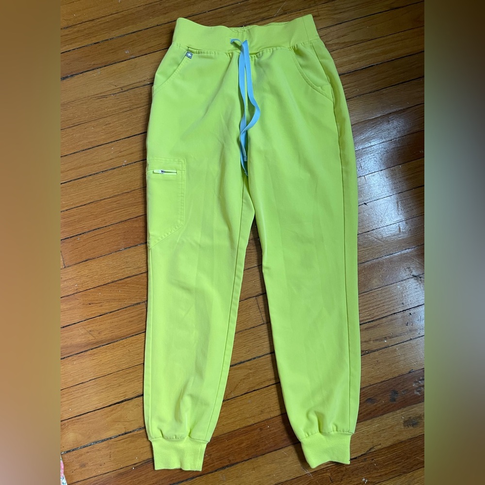 Figs Zamora 2.0 Scrub Joggers Citrine